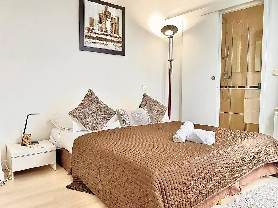Appartements Cannes 3 Chambres - 8B1 0*,