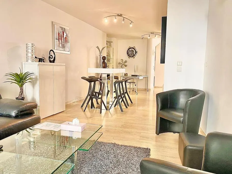 Appartements Cannes 3 Chambres - 8B1 0*,  France